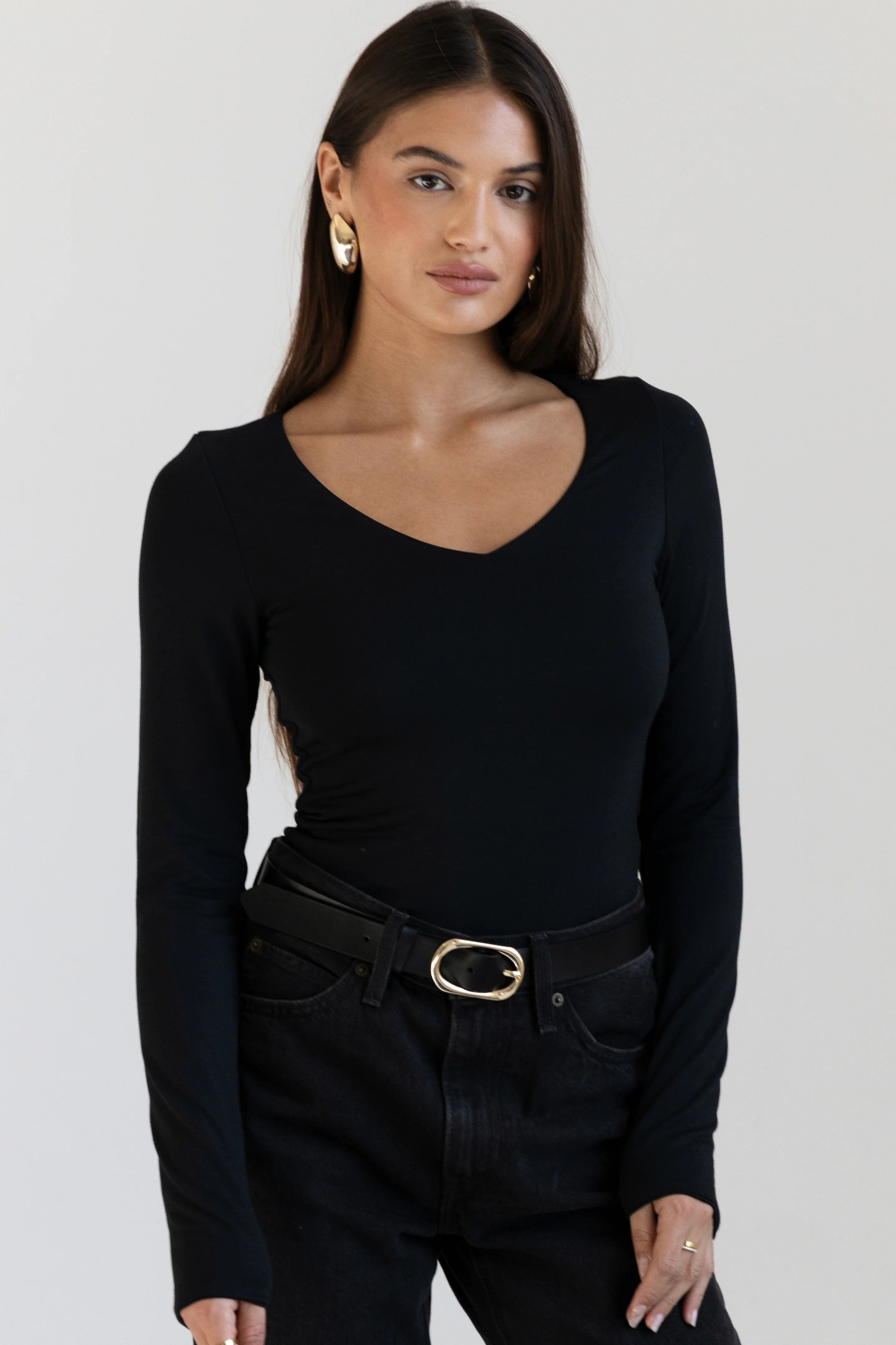 Signature V-Neck Long Sleeve - Image 10