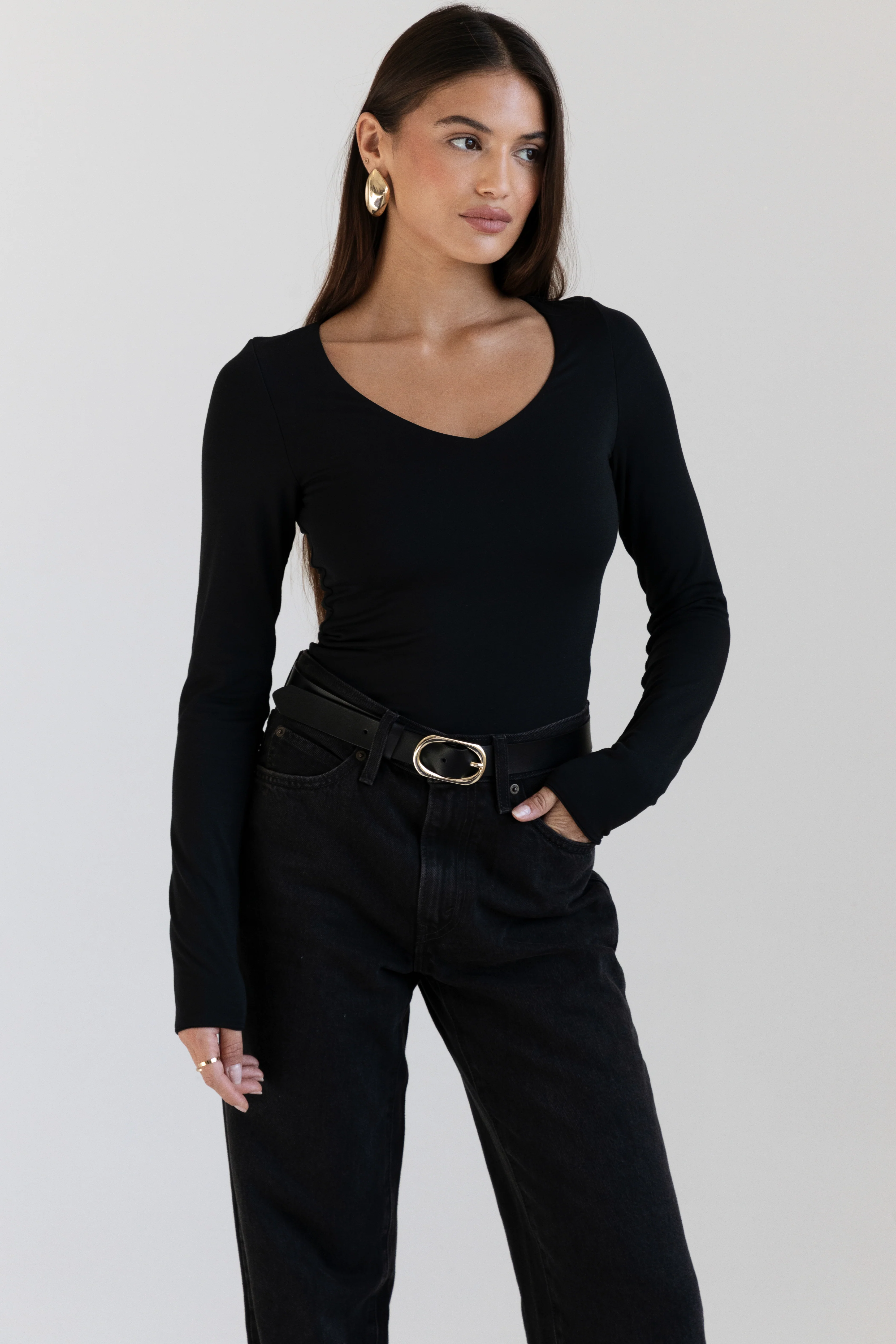 Signature V-Neck Long Sleeve - Image 13