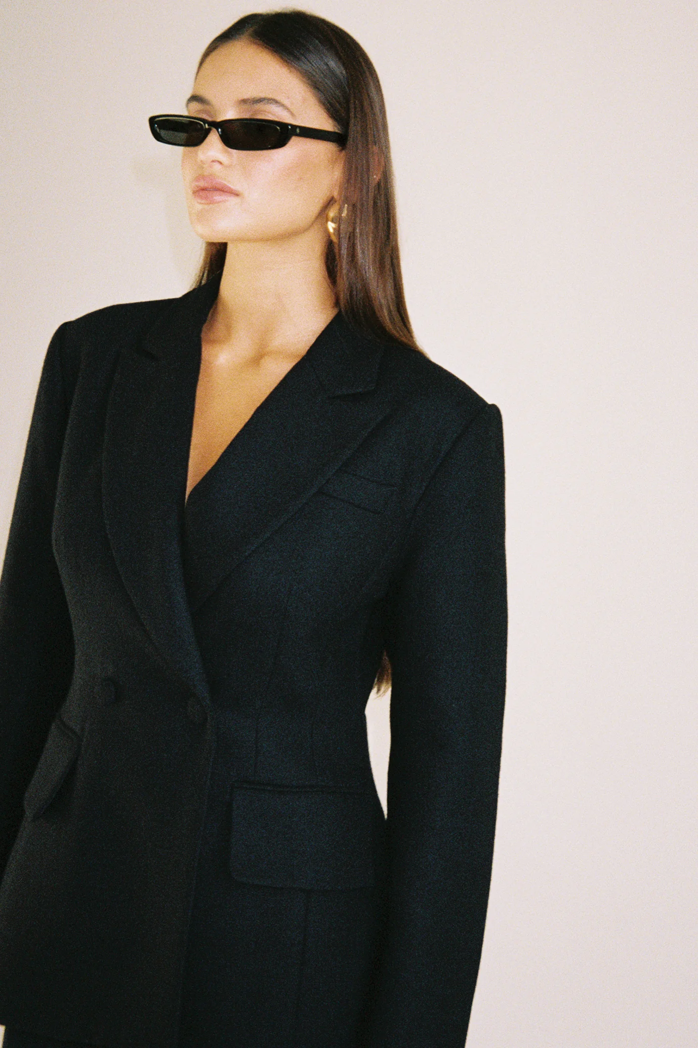 Tailored Hourglass Wool Blazer - Image 5